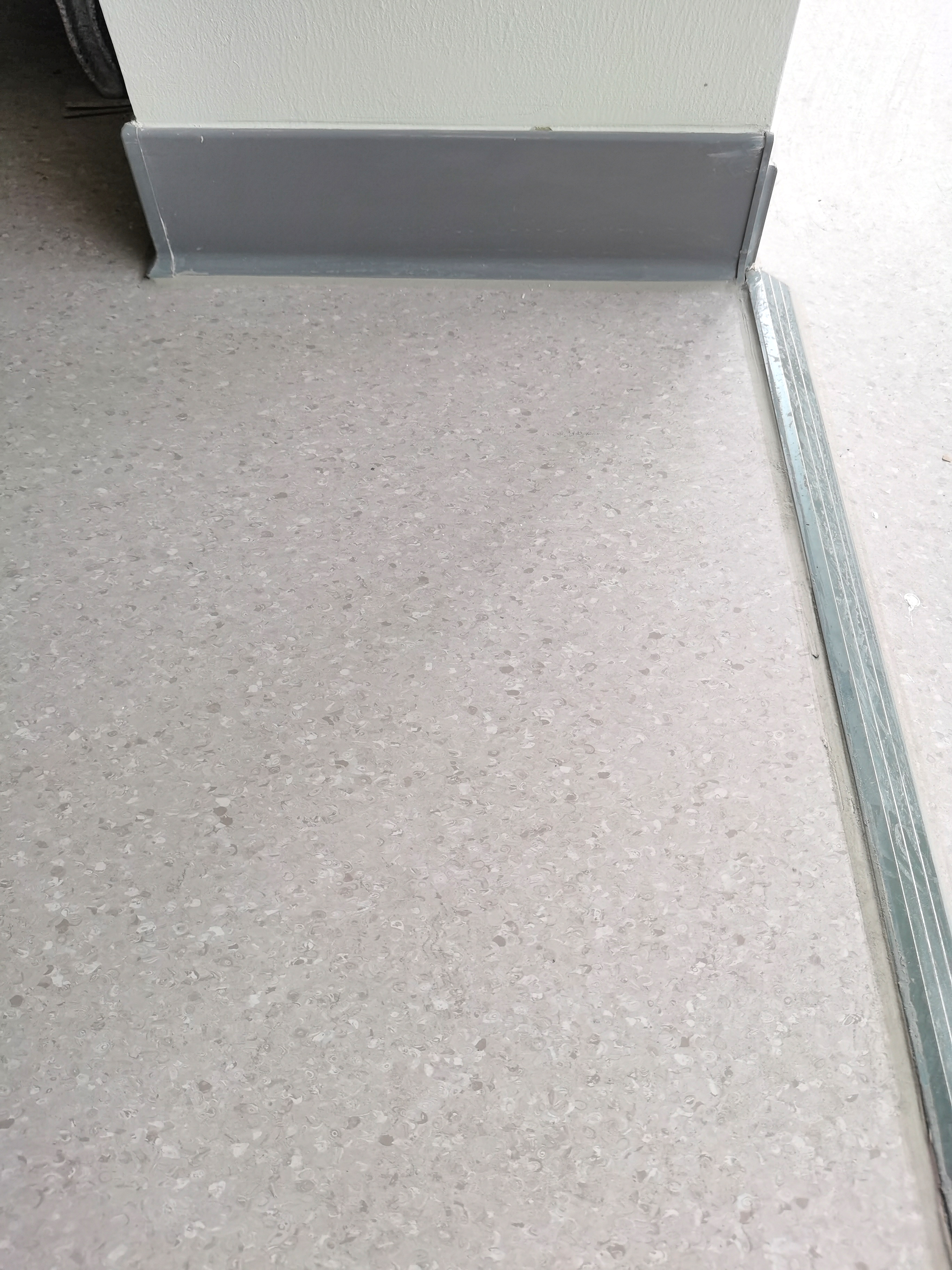 333体育同质透心地板